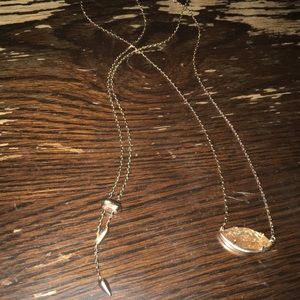 Kendra Scott necklace